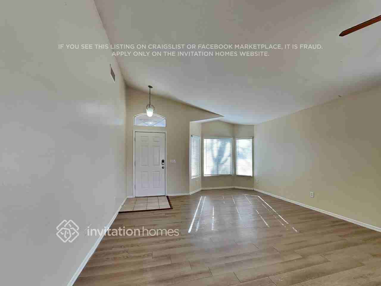 7302 N 76th Dr - Photo 3 of 18