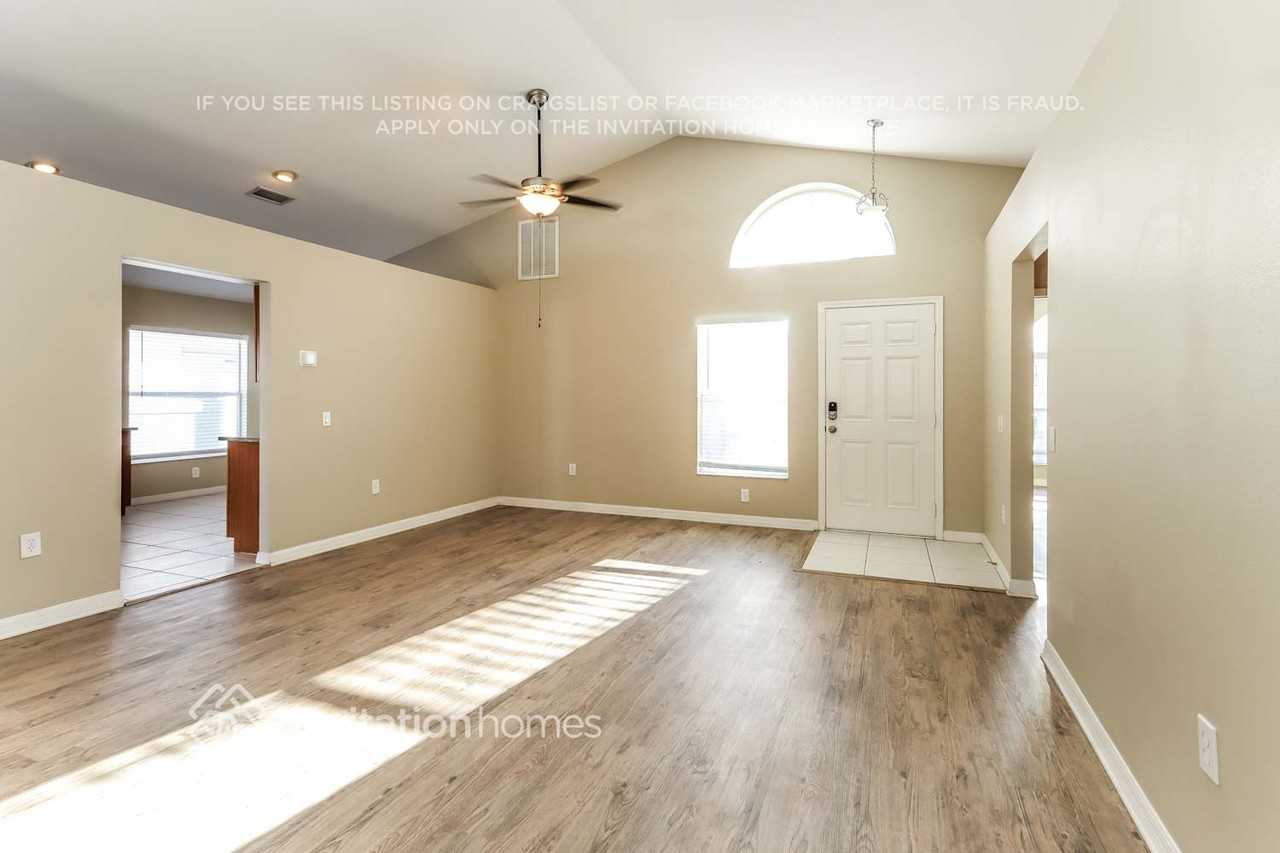 1018 Cristelle Jean Dr - Photo 4 of 17