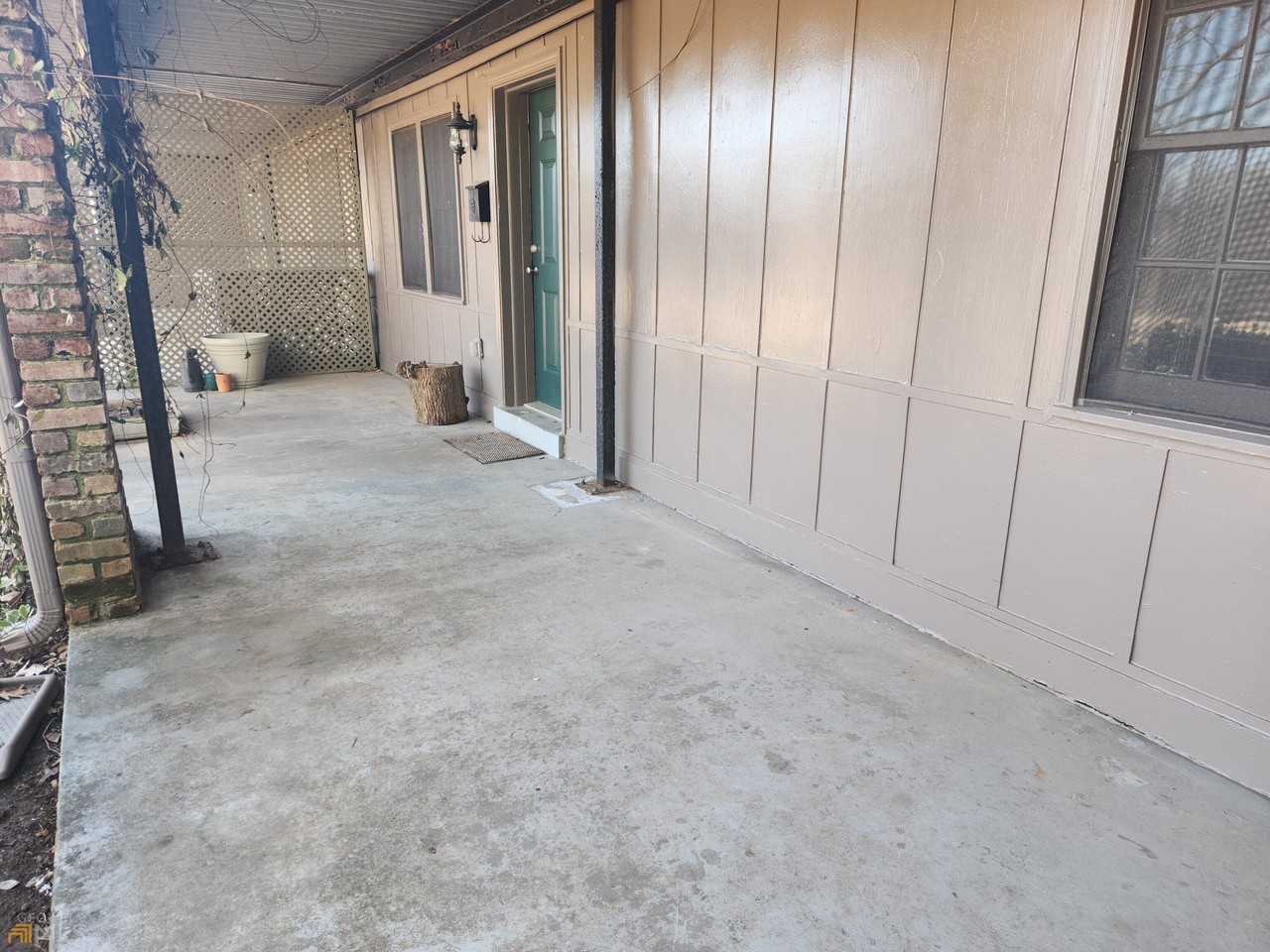 3101 Colonial Way - Photo 2 of 14