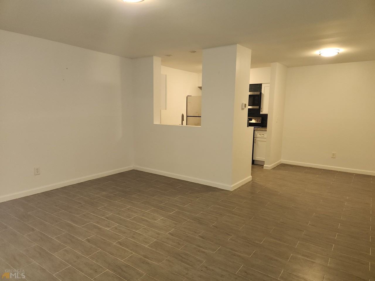 3101 Colonial Way - Photo 4 of 14