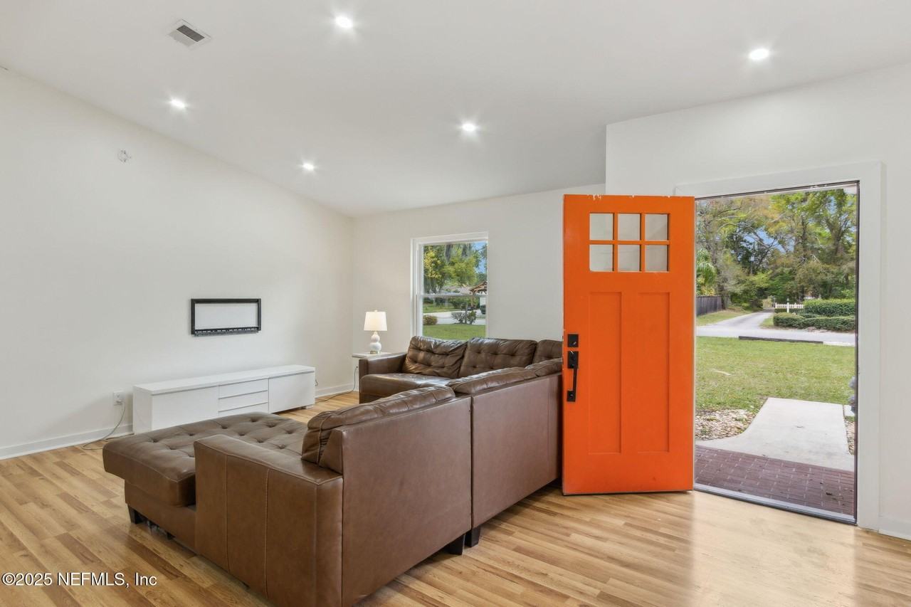 8740 Waterfront Ter - Photo 6 of 44