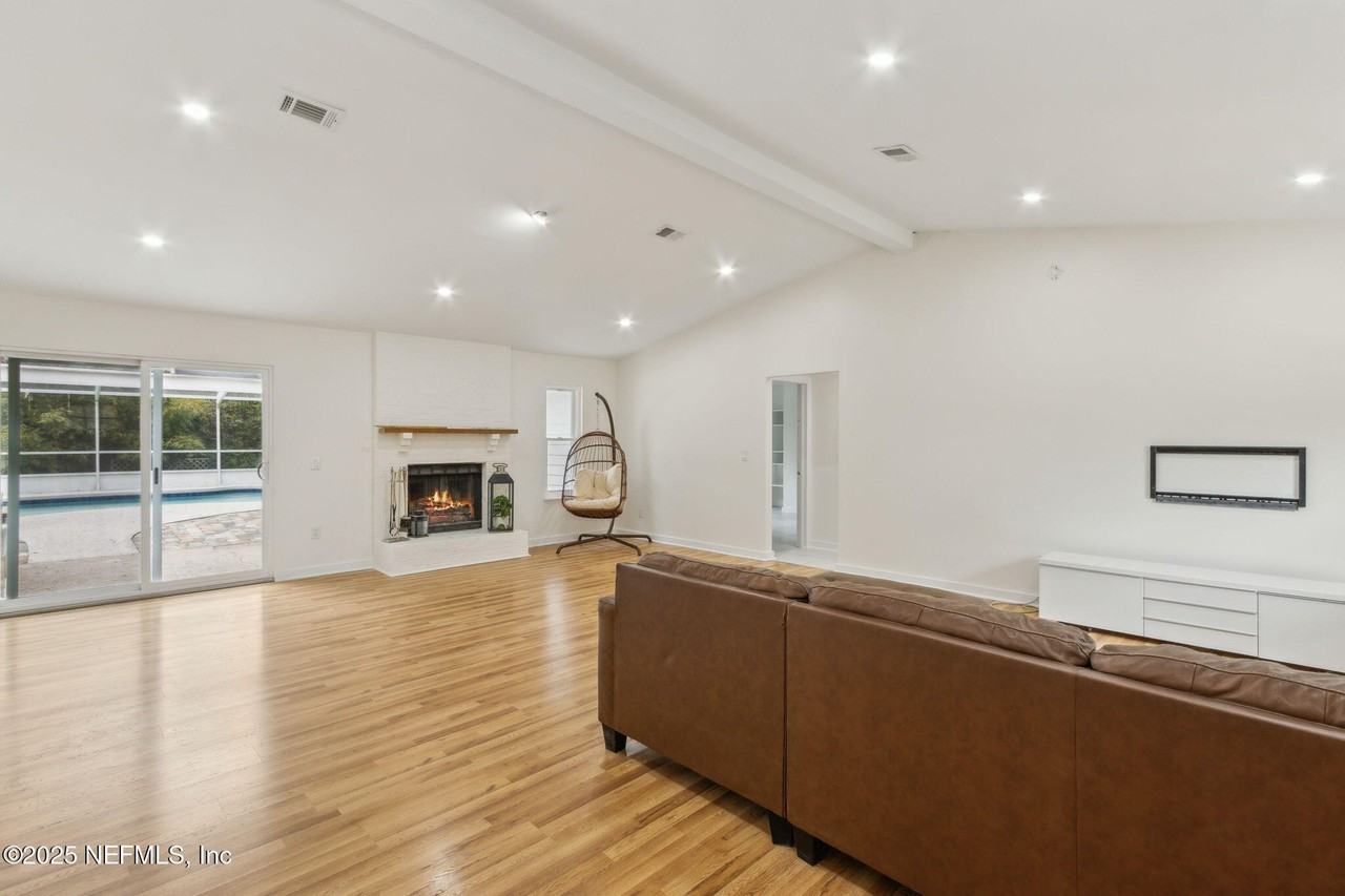 8740 Waterfront Ter - Photo 7 of 44