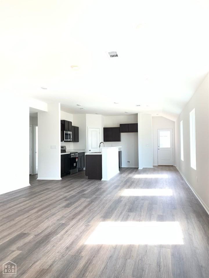 5804 Boone St - Photo 5 of 21