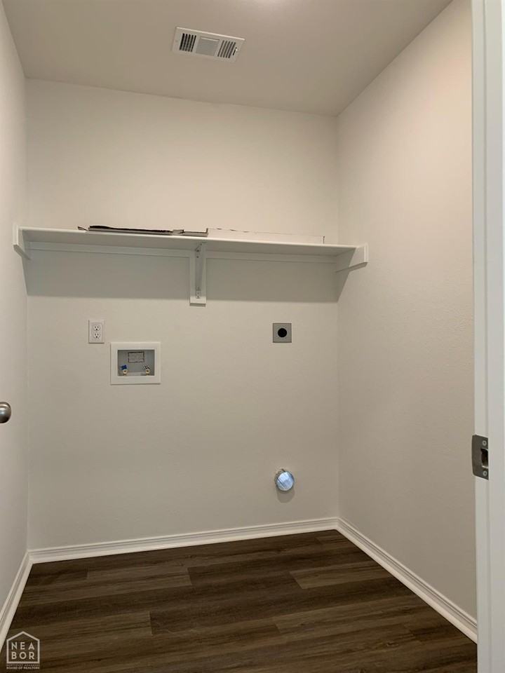 5804 Boone St - Photo 7 of 21