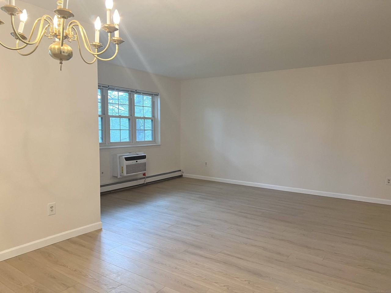 2955 Madison Unit# #4 - Photo 5 of 32