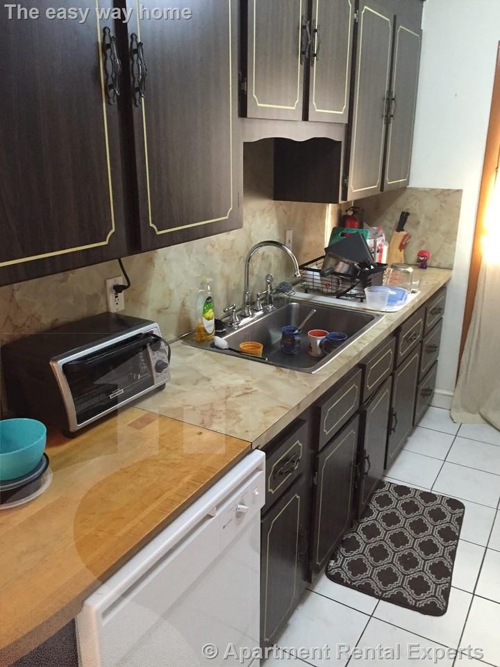 10 Windsor Rd #1 - Photo 4 of 11