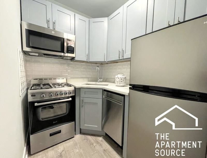 505 W Belmont Ave #2F - Photo 2 of 11