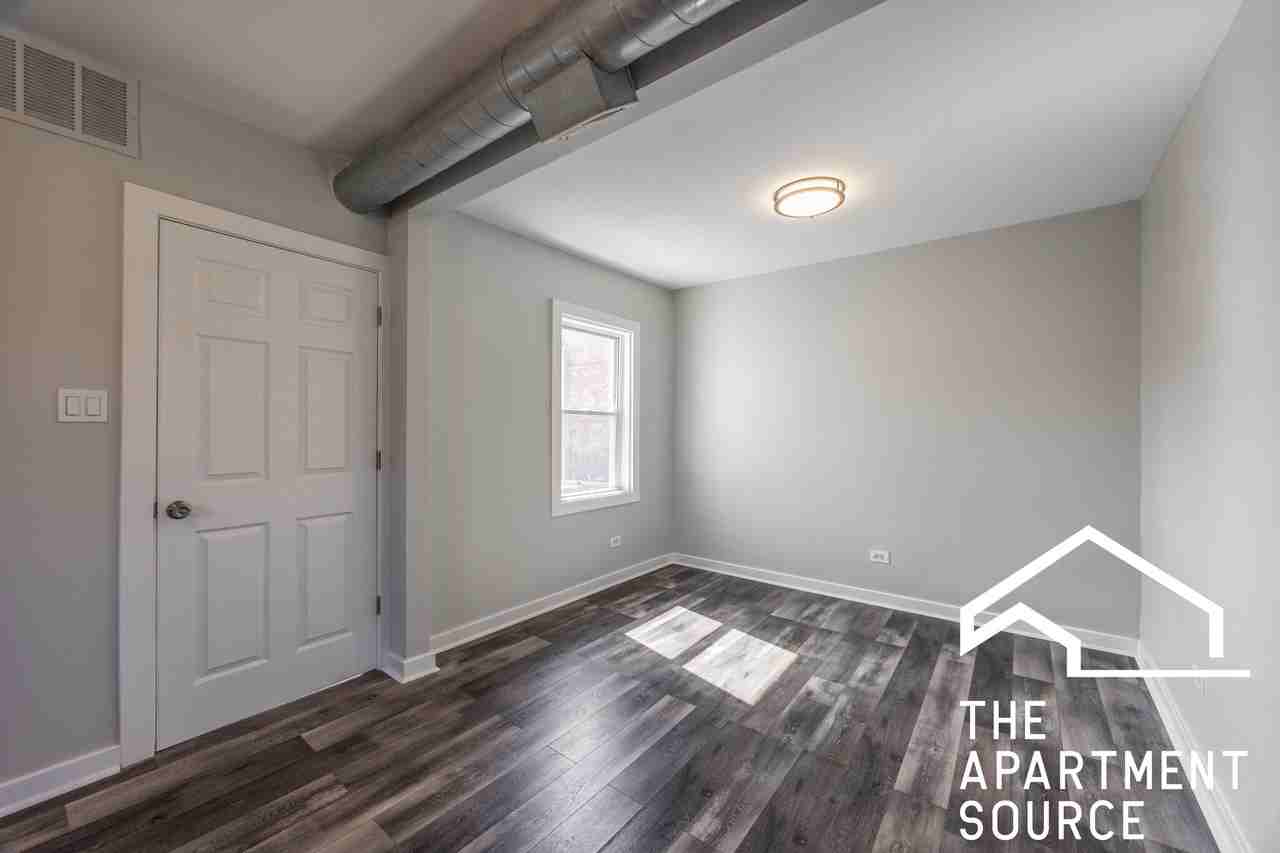 2206 W Erie St #2R - Photo 6 of 20