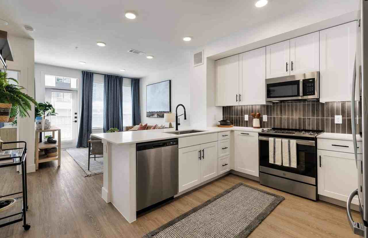 5300 N Mays St #10201