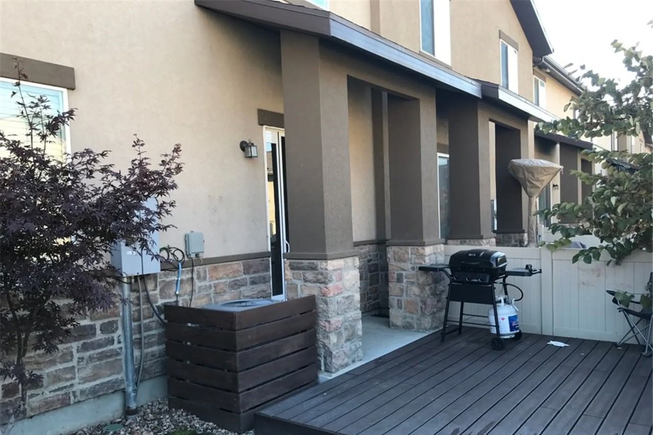 272 W 650 N - Photo 2 of 23