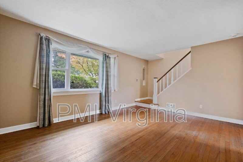 7805 Sheryl Dr - Photo 6 of 37