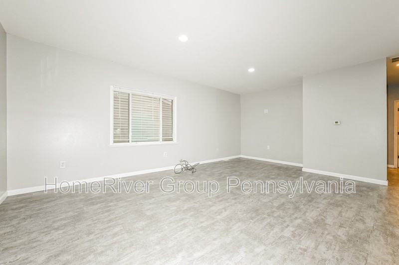 611 Wabash St - Photo 3 of 19