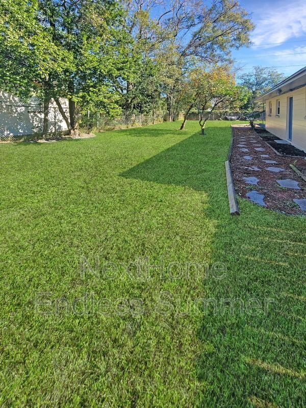 2006 Brookview Dr S - Photo 3 of 11