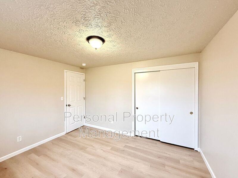 2805 S St - Photo 6 of 15