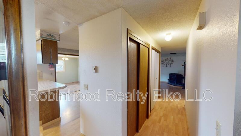 778 Lamont Dr - Photo 4 of 27