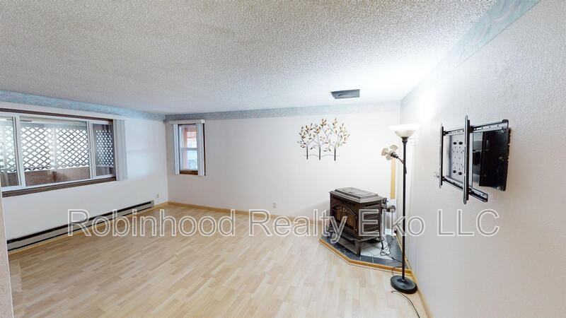 778 Lamont Dr - Photo 5 of 27
