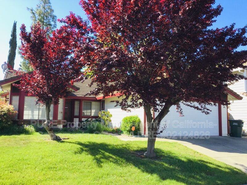 3228 Boulder Creek Way - Photo 2 of 33