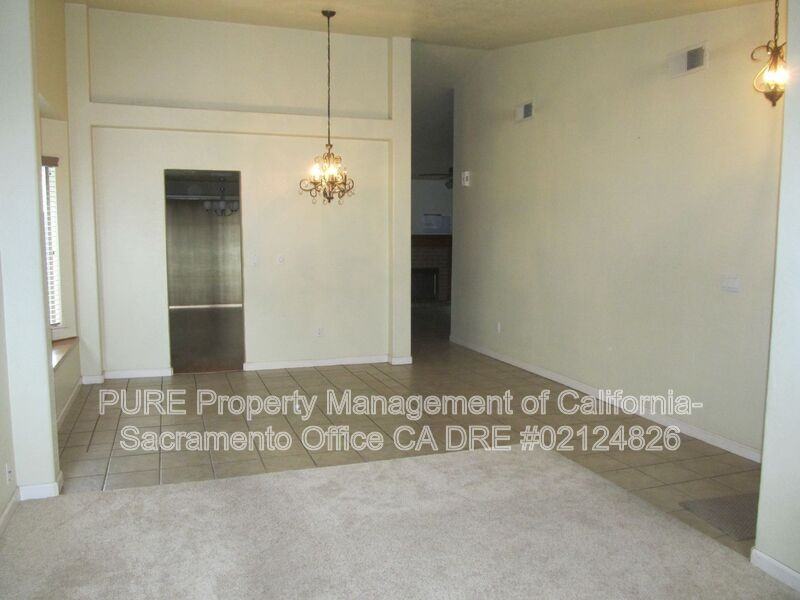 3228 Boulder Creek Way - Photo 4 of 33