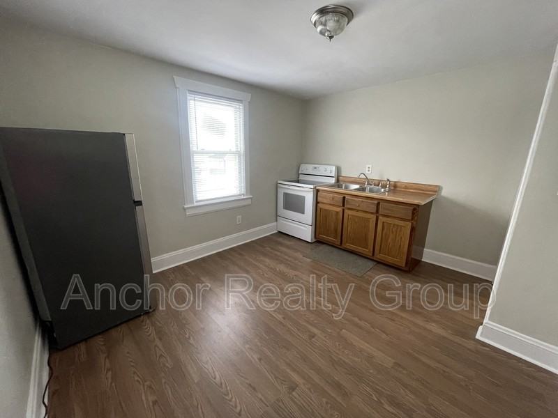 3102 Arctic Ave - Photo 3 of 14