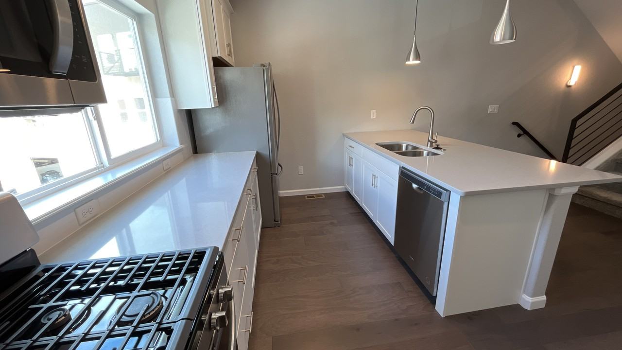 16 East Saint Elmo Avenue - Photo 4 of 12