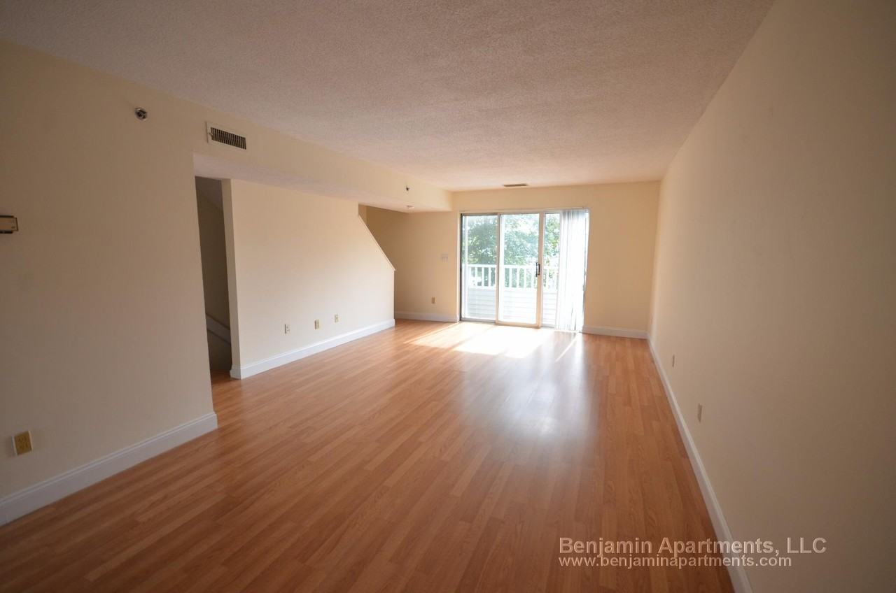 North Beacon St. & Glencoe #A4 - Photo 3 of 12