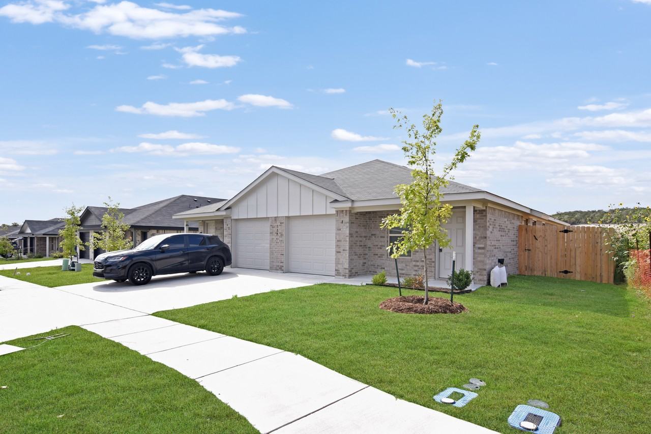 129 Wind Ridge Dr - Photo 2 of 16