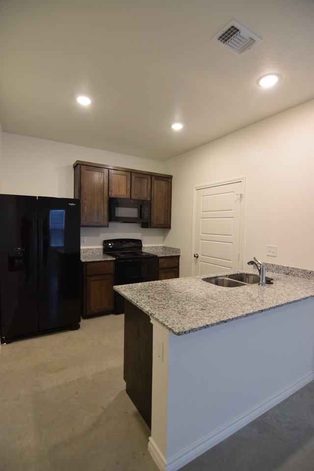 105 Wind Ridge Dr - Photo 3 of 16