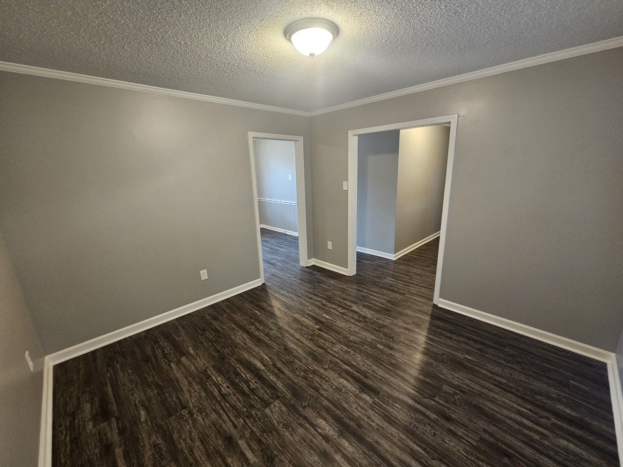 8131 Farmington Blvd - Photo 3 of 23
