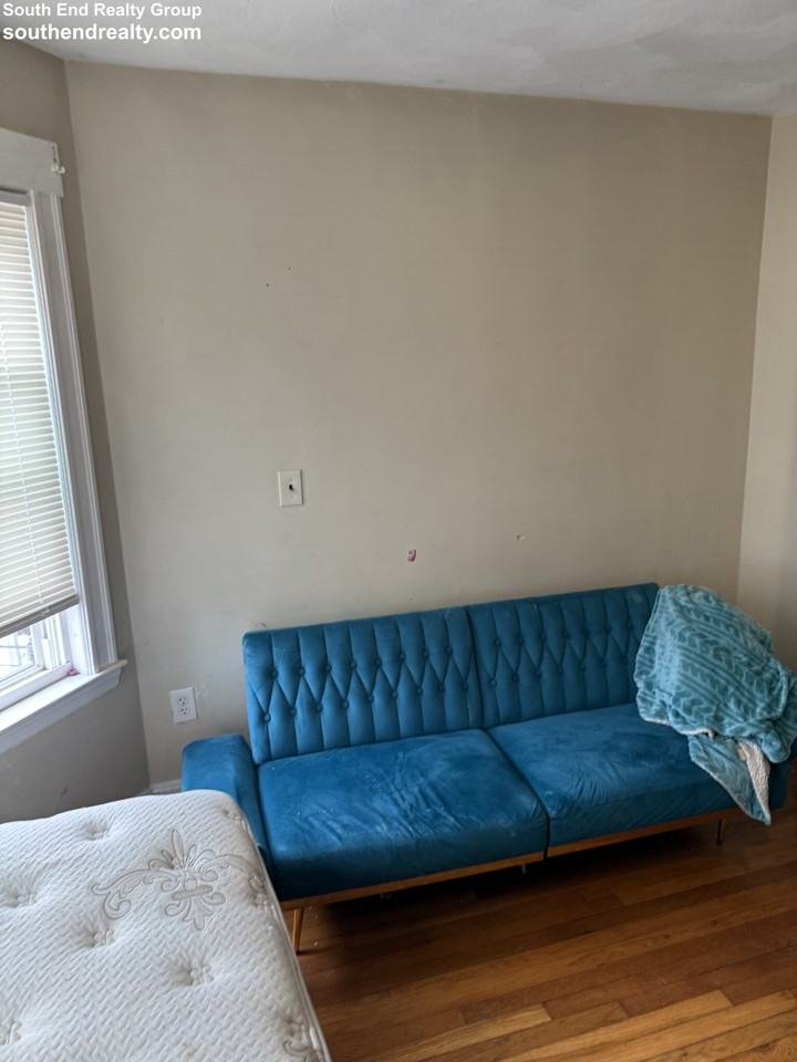 28 Thelma Rd #2 - Photo 3 of 27