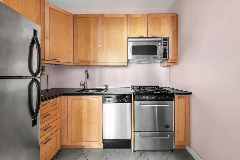 Hanover Sq #5A - Photo 4 of 6