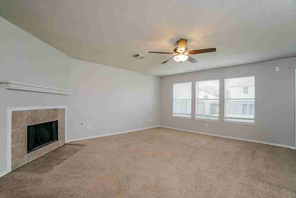 13030 Sandhill Park Ln - Photo 4 of 17