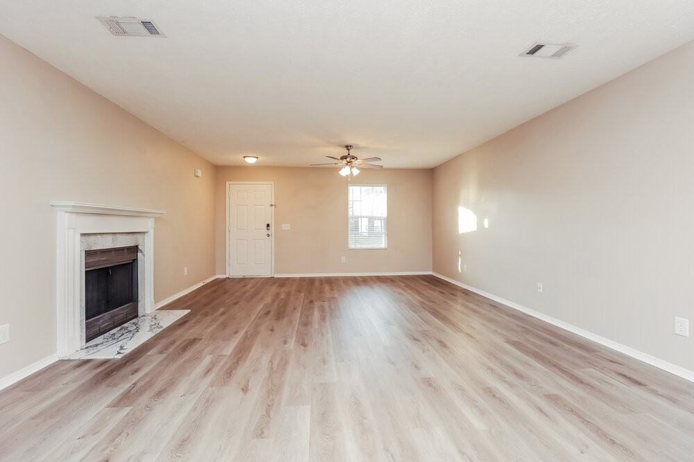 5221 Sunsail Dr - Photo 3 of 16