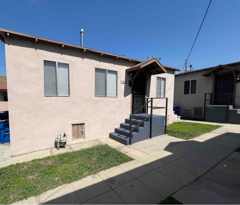 640 San Benito St - Photo 2 of 14
