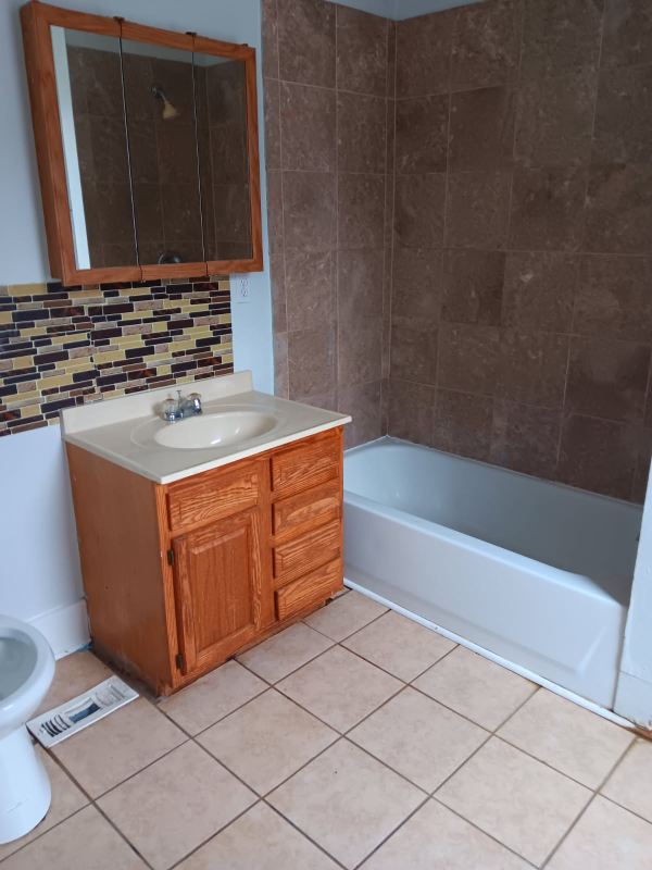 101 S Nebraska St #1-2 - Photo 2 of 10