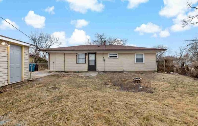 583 Andover St - Photo 2 of 10