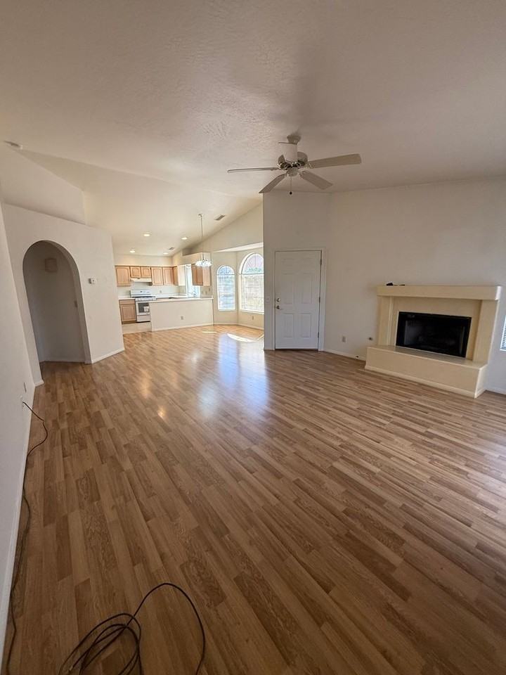 480 S Sawmill Gardens Dr - Photo 3 of 16