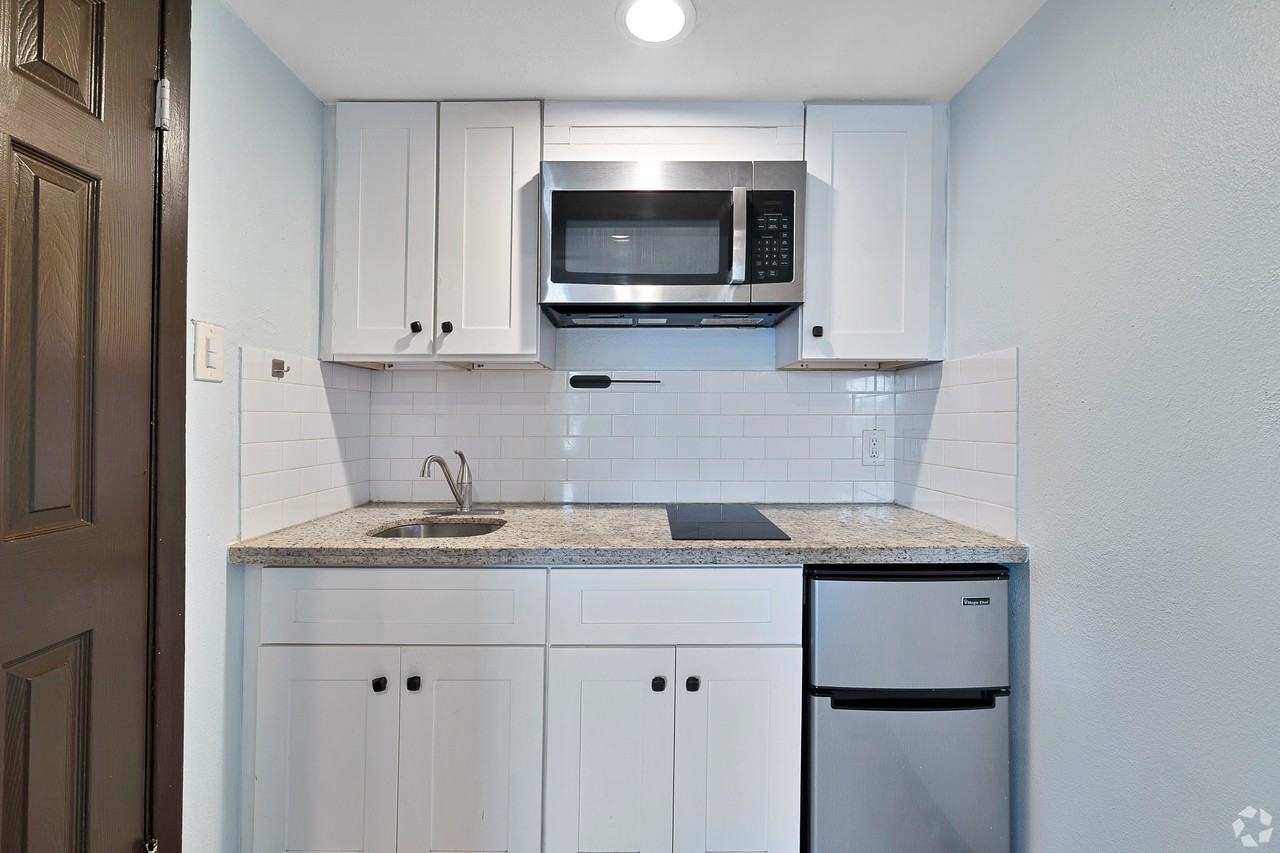 2617 Napoleon Street #9 - Photo 5 of 7