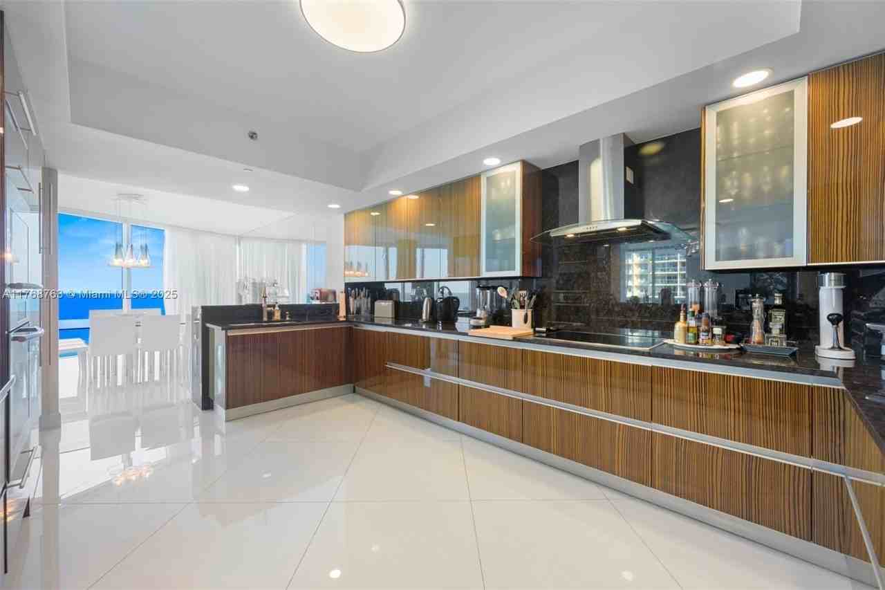 2711 S Ocean Dr #902 - Photo 5 of 24