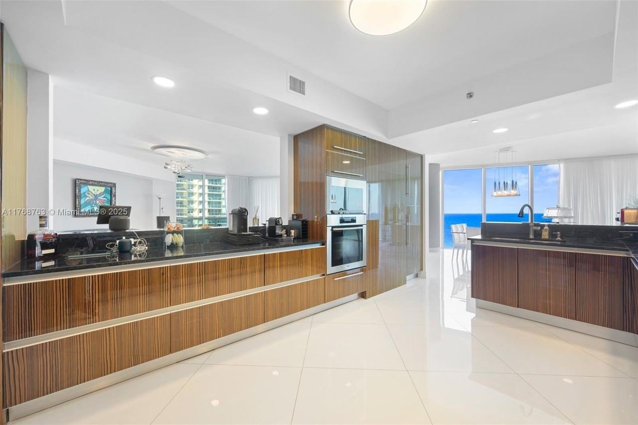 2711 S Ocean Dr #902 - Photo 6 of 24