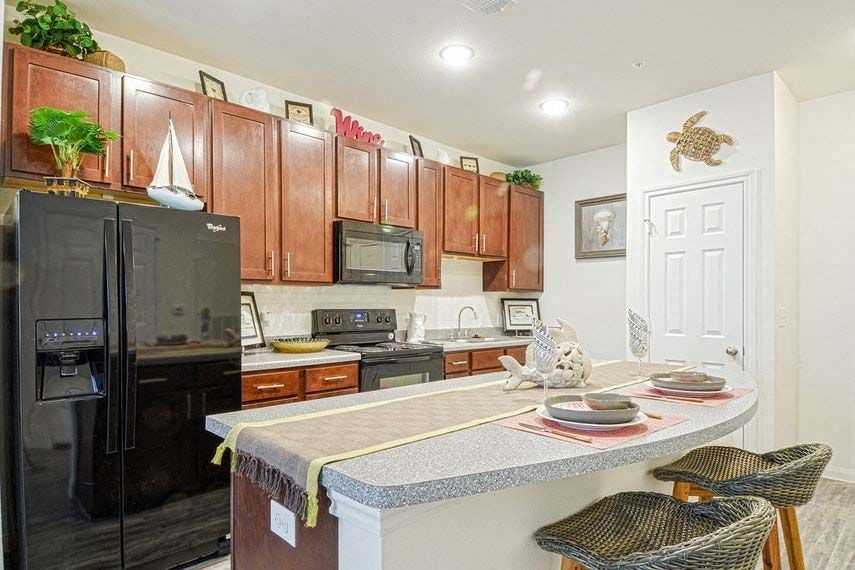 The Cove Apartments - Photo 2 of 29