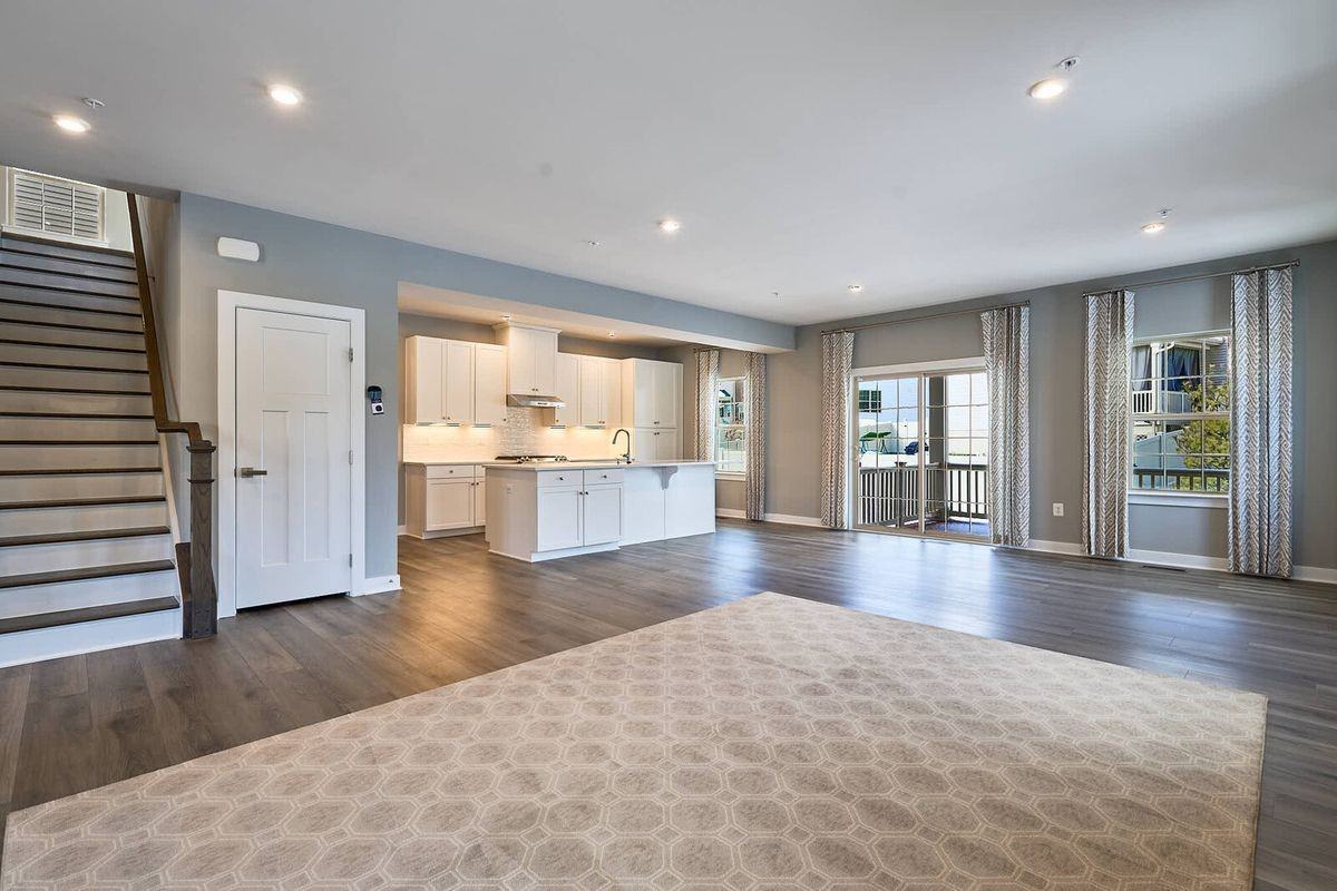 14801 Townshend Terrace Ave - Photo 3 of 15