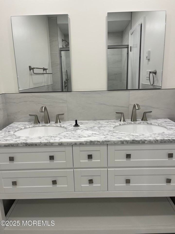 54 Amberly Dr - Photo 6 of 18