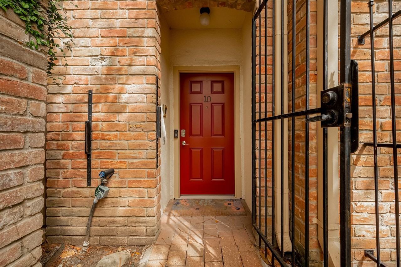 2323 Bering Dr - Photo 3 of 49