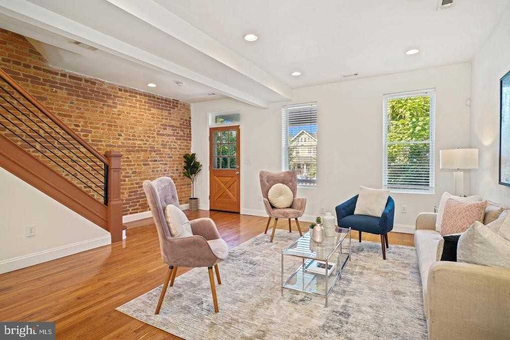 4619 Georgia Avenue Northwest - Photo 4 of 17