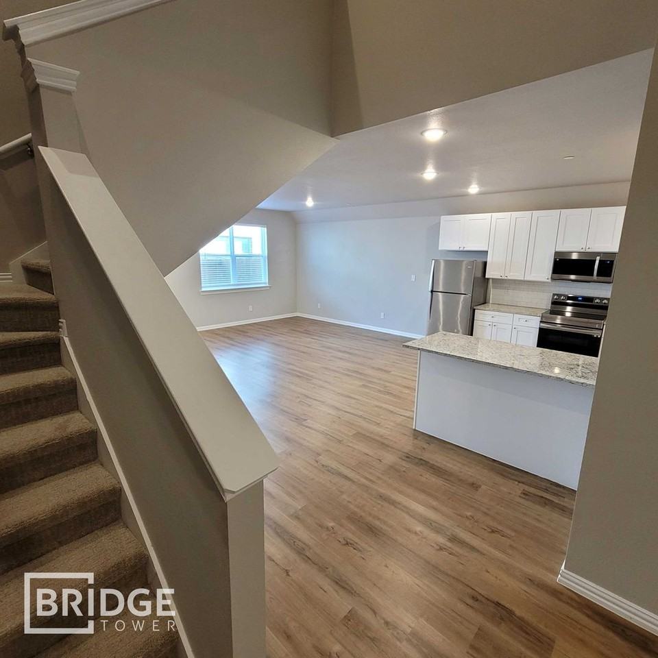 1248 Sunnyvale Ln - Photo 2 of 17