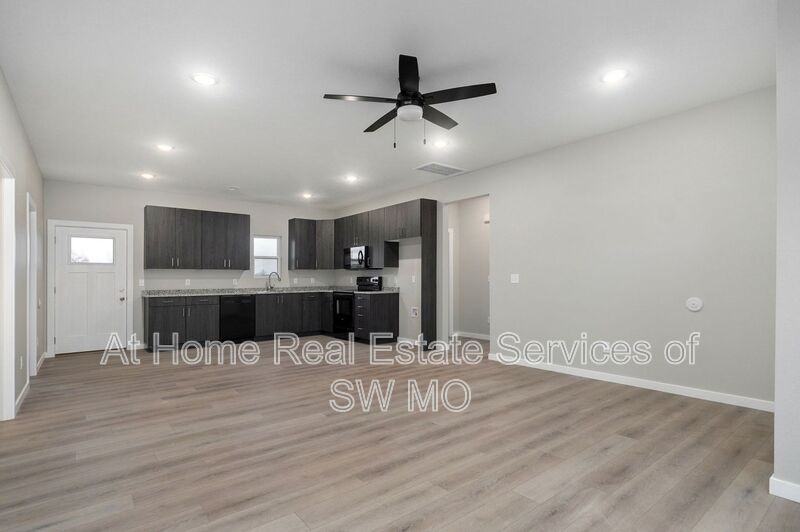 1436 S Shayla Ave - Photo 2 of 13