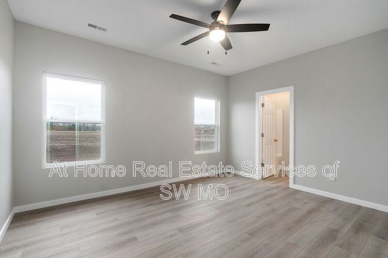 1436 S Shayla Ave - Photo 4 of 13