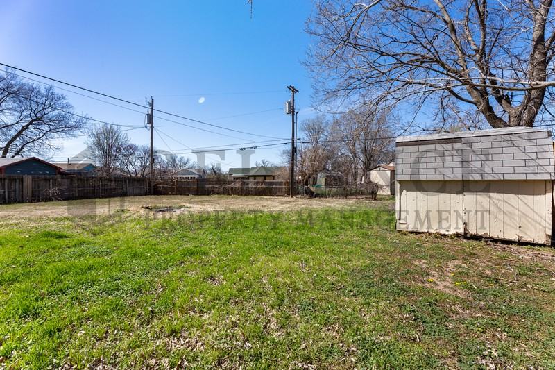 2857 S Mosley St - Photo 2 of 20