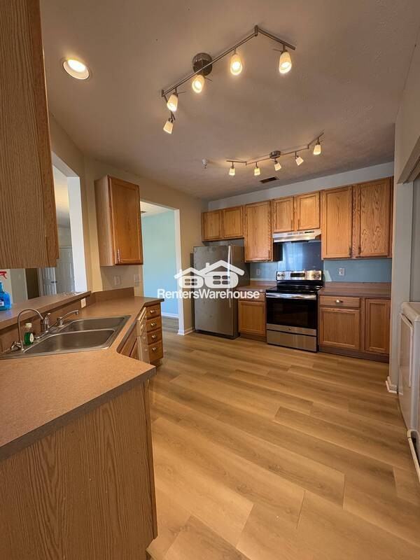 5458 Glenthorne Ct - Photo 3 of 23