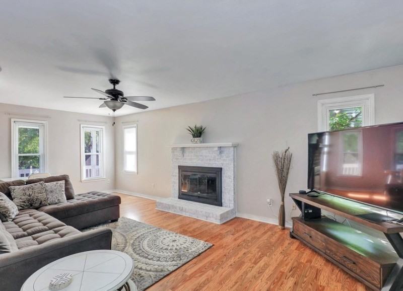 13631 Lucky Debonair Ln - Photo 4 of 24